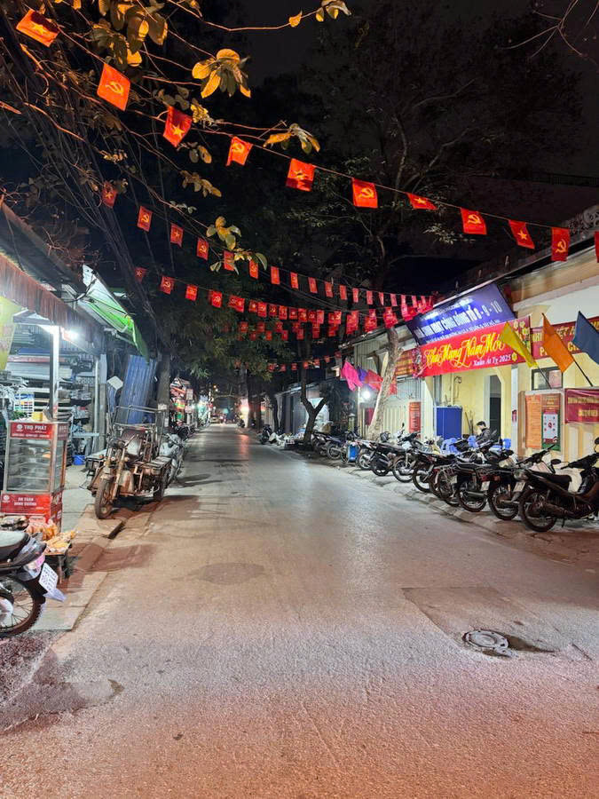 BÁN BIỆT THỰ TỨ LIÊN, TÂY HỒ. 197M2 4 TẦNG MT 10M- GIÁ 14,5 TỶ- Ô TÔ TRÁNH - NGÕ THÔNG - GARA Ô TÔ - ĐẤT VUÔNG ĐẸP