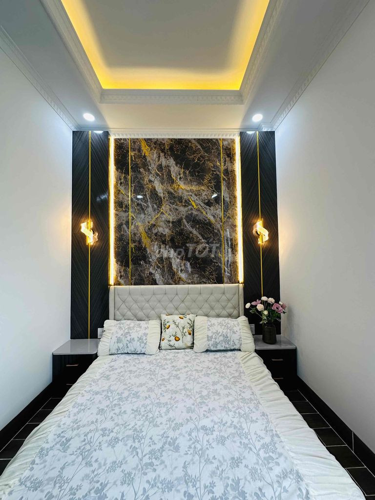 BIỆT THỰ MINI SÂN ĐẬU 4 Ô TÔ NGAY HIỆP THÀNH 3 GIÁ 5,5 TỶ