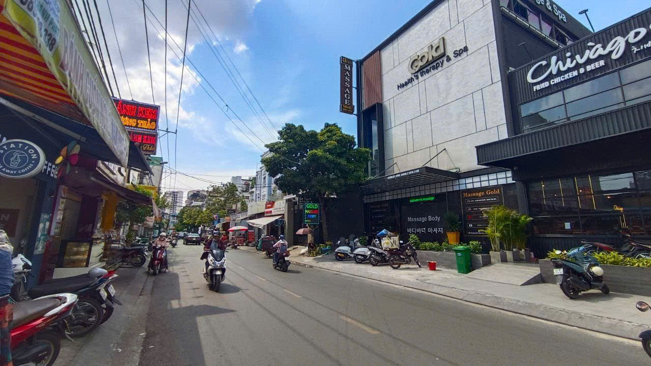 Ban nha mt  nam hoà phường phước long A, q9, DT 5. 5 x 33.5m . DTSD là 161m2 . Còn DTCN sổ là  137m2 . - 13,8 TỶ