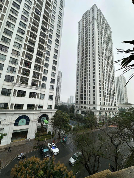 CĂN HỘ ĐẸP - GIÁ TỐT - Vị Trí Đắc Địa Tại Tòa B Chung cư AZ Sky Định Công, Quận Hoàng Mai, Hà Nội