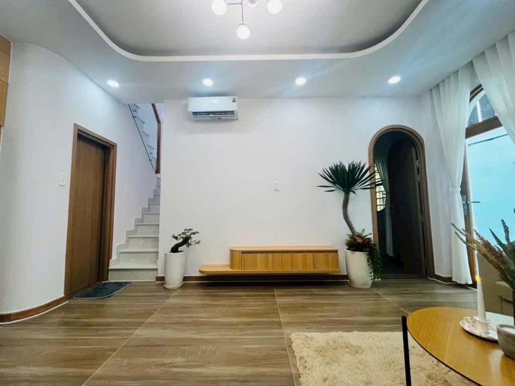 Nhỉnh 4 tỷ- Siêu phẩm Bình Thạnh- Giáp Q1-42m2-3pn