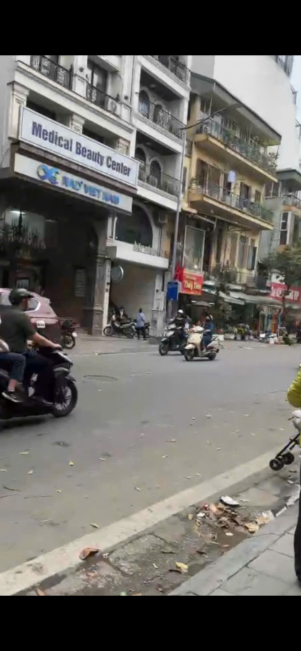 Bán nhà phố 22m2*6 tầng. Giá 3.9 tỷ, Ngô Thì Nhậm, Hai Bà Trưng