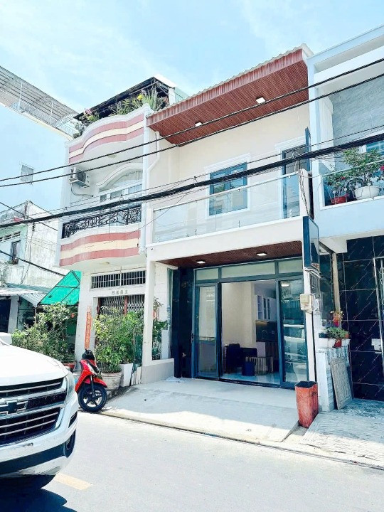 Nhà 2 tầng nở hậu mặt tiền Ba Đình P. Hưng Phú Q8 . Giá 7,18 tỷ TL