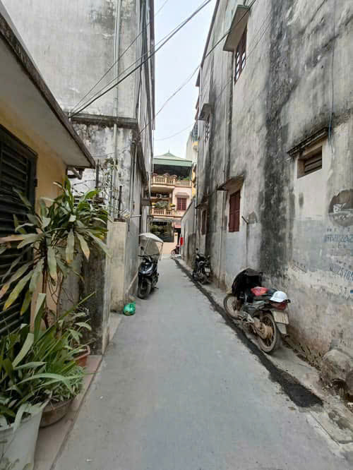 PHÚ THƯỢNG - ĐẤT ĐẸP VUÔNG - CÁCH UBND VÀI TRĂM M - NGÕ 3.1-3.9M