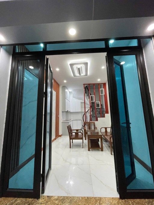 CHÍNH CHỦ CẦN  BÁN NHÀ TÂN MAI LÔ GÓC Ô TÔ NHỎ ĐÔ CỔNG, 28M2, 5 TẦNG, GIÁ 6 TỶ