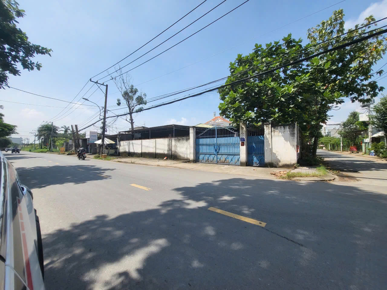 BDS HVL Cho thuê kho xưởng 1600m2 góc 2 mặt tiền Trường Lưu giá 65tr/ tháng