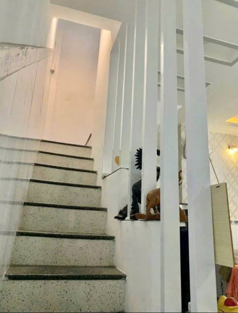 Bán Nhà Phường Ngọc Hiệp gần Cầu Hộ Phương Sài dt 50,4m2 Giá: 2 tỷ 650 triệu  lh e Hải