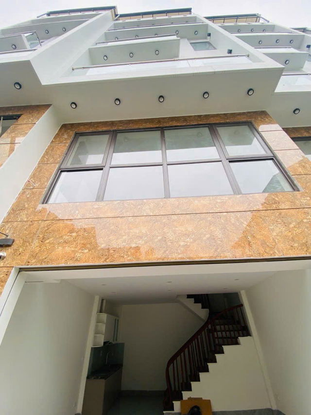 NHÀ MỚI 6 TẦNG - ĐẤT NỞ HẬU – OTO 4C VÀO NHÀ Thạch Bàn-Long Biên  36m2,mặtt tiền 4.8m, 6.9 tỷ.