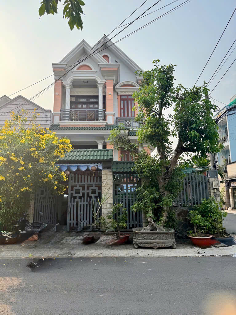 BIỆT THỰ + 2 CĂN (8.4x26) LÔ GÓC 2 MẶT TIỀN NGUYỄN THỊ THƠI (HT18), Q12