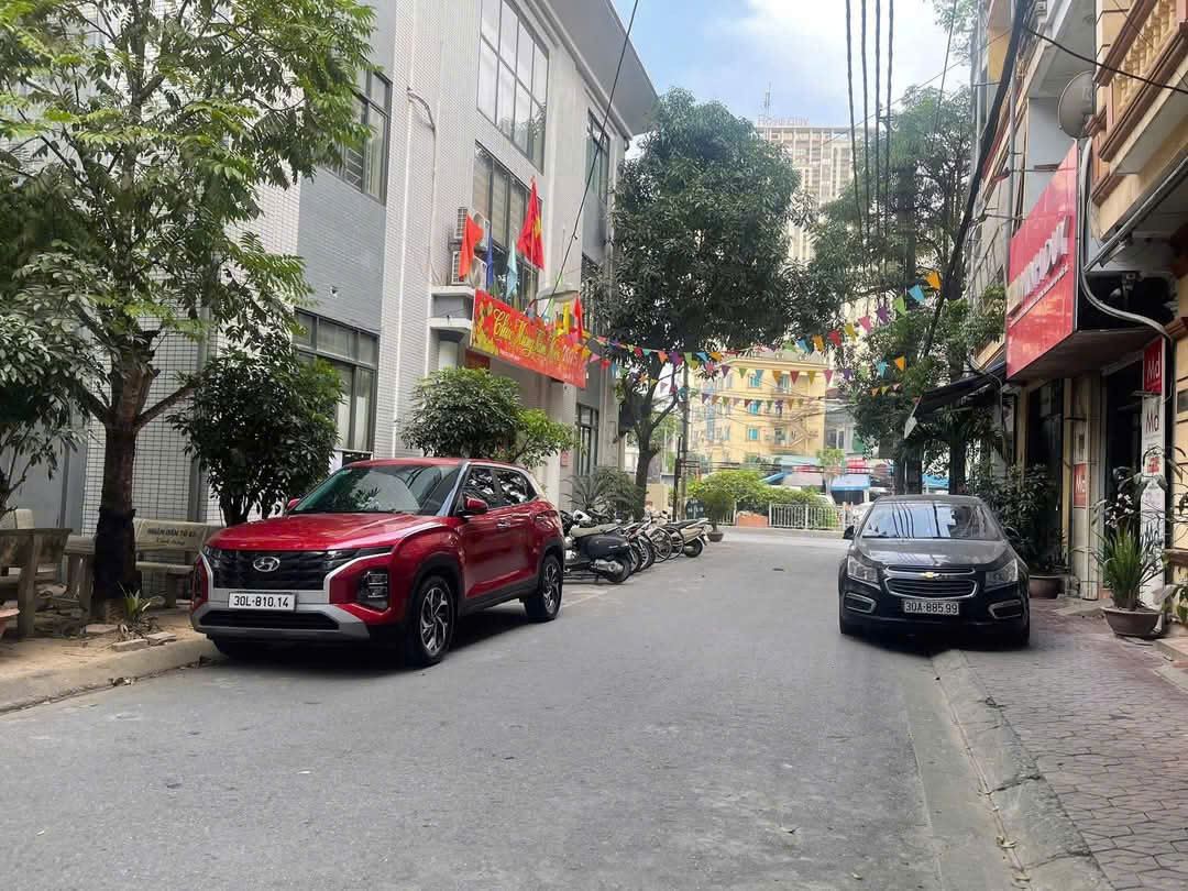 BÁN NHÀ PHÂN LÔ PHẠM TUẤN TÀI, VỈA HÈ RỘNG, 3 ÔTÔ TRÁNH, KINH DOANH, 41M2 HƠN 14 TỶ