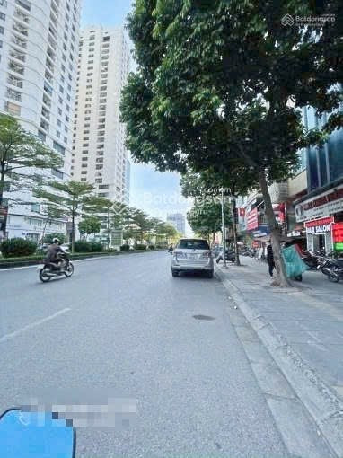 Bán nhà MP Trung Hòa. DT 136m2 x 5T, Mt 5,1m. Vỉa hè trước nhag 5m, kd sầm uất. Giá 84 tỷ