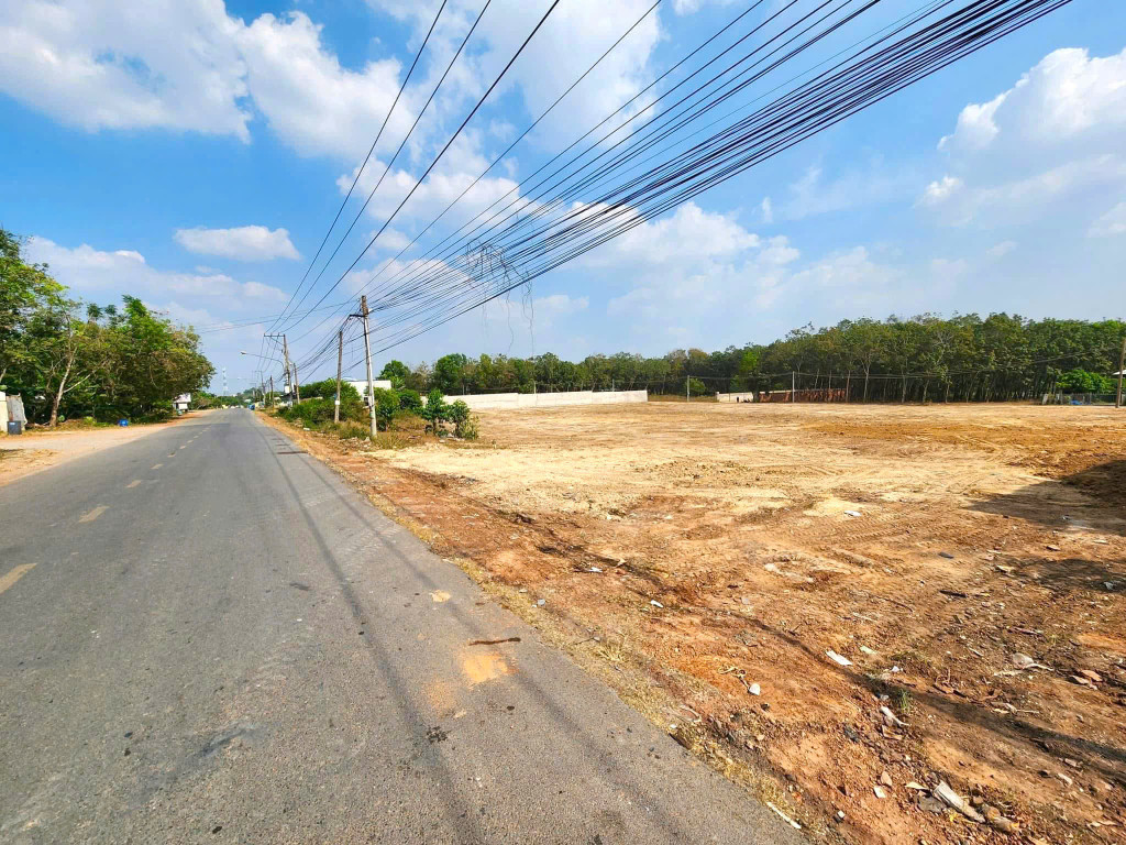 CẦN BÁN MT ĐƯỜNG NHỰA 1124M2 ĐẤT SHR NGAY KHU CÔNG NGHIỆP ĐÔNG CÔNG NHÂN. GIÁ 890 TR
