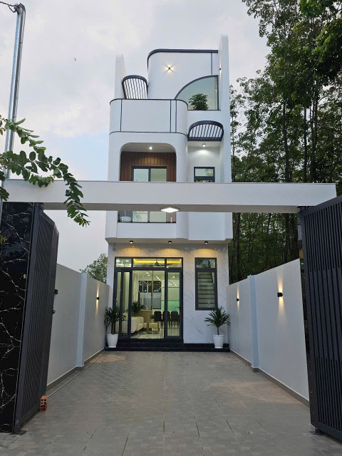 NHÀ PHỐ MẶT TIỀN ĐỊNH HOÀ THỦ DẦU MỘT BÌNH DƯƠNG