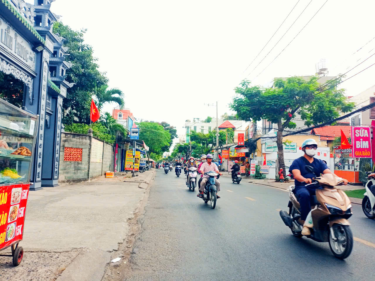 BÁN NHÀ C4 52M2 KIÊN CỐ ĐẸP HẺM Ô TÔ NÉ NHAU ĐƯỜNG 11 LINH XUÂN THỦ ĐỨC