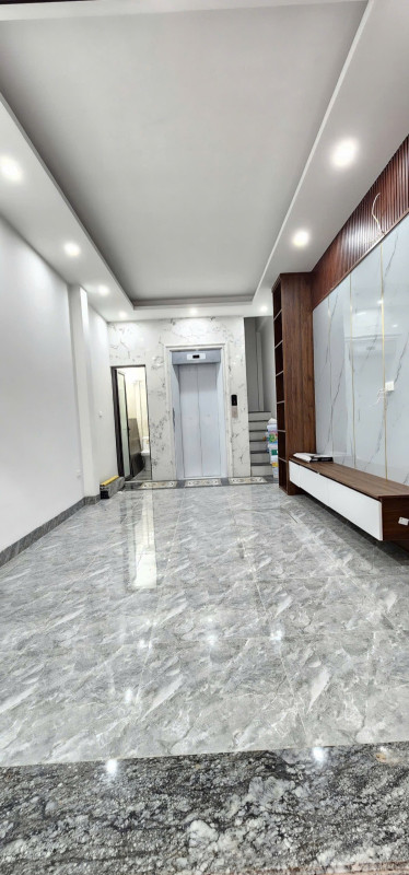 Bán nhà đường Lê Duẩn, Đống Đa, 6 tầng thang máy mới, 10m ra mặt phố