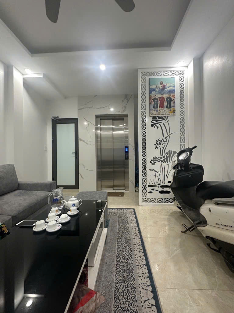 Phân lô phố Lãng Yên, quận Hai Bà Trưng, ô tô tránh thông vòng quanh, 35m2 * 6 tầng thang máy, chỉ 10ty68