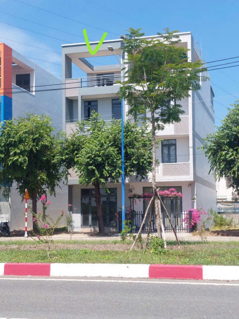 Bán Nhà 1 Trệt 2 Lầu Mặt Tiền Đường Nam Kỳ Khởi Nghĩa, Sát Bên ĐH Quốc Tế Miền Đông