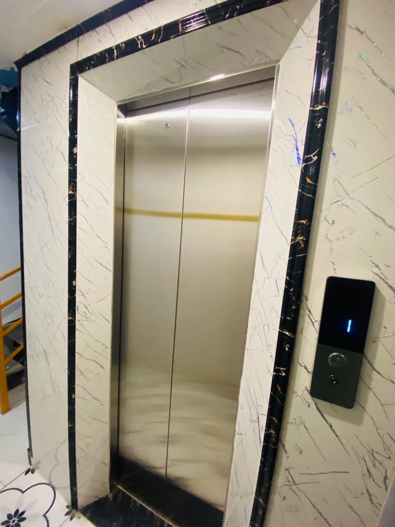 BÁN NHÀ 6 TẦNG, 42M2, PHỐ MINH KHAI, HAI BÀ TRƯNG - GIÁ 9 TỶ - SỔ ĐỎ CHÍNH CHỦ