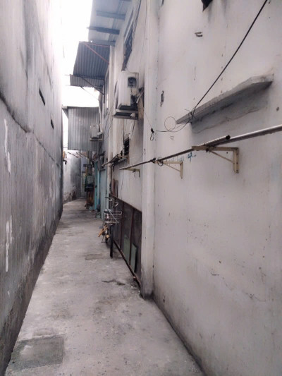Bán nhà Mặt tiền đường Thạch Lam - gần Thoại Ngọc Hầu, 5.3x26.5m, Cấp 4, tiện xây, 16.9 tỷ