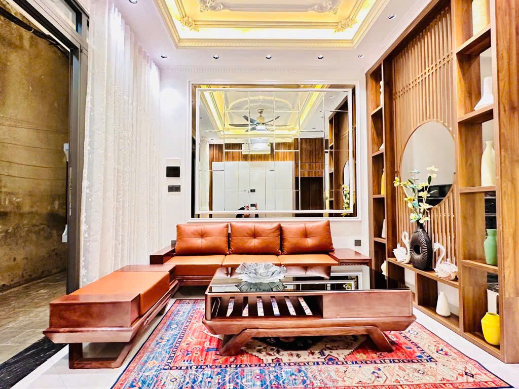TRUNG TÂM CẦU GIẤY- NHÀ XÂY MỚI TẶNG FULL NỘI THÁT ĐẸP MÊ LY- CHỈ 7.9 TỶ