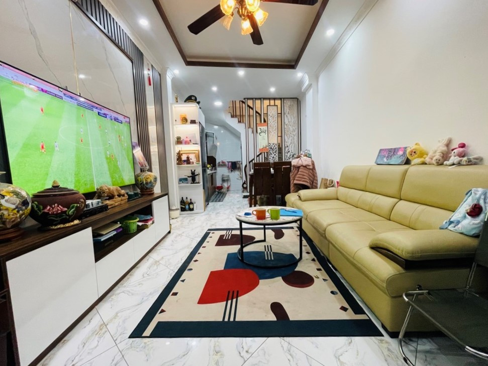 BÁN NHÀ CỰ LỘC, THANH XUÂN,  BA GÁC ĐỖ CỬA - GẦN Ô TÔ
, SD 35M2, 7.75 TỶ(CTL)