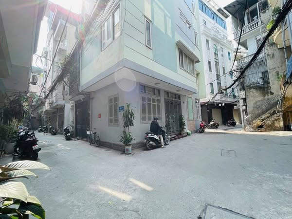VIP ĐƯỜNG LÁNG - ĐỐNG ĐA - PHÂN LÔ Ô TÔ ĐỖ - 2 THOÁNG TRƯỚC SAU -  GẦN PHỐ KINH DOANH GIÁ 12.2 TỶ
