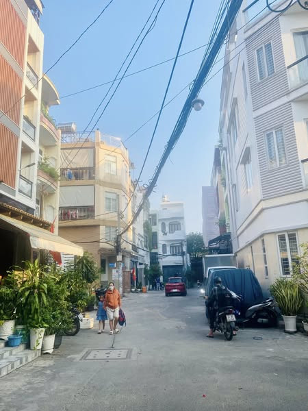 AEON KỀ BÊN – NHÀ ĐẸP 4 TẦNG – 52M² – 4PN – GIÁ HẤP DẪN!