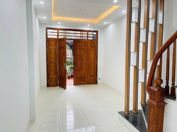 Chỉ 5 tỷ sở hữu ngay nhà mới đẹp 39m x 5T, gần đường vành đai 3.5 - Hoài Đức, ô tô đỗ cửa, 3 thoáng