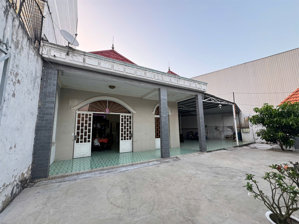 GIÁ TỐT - CHÍNH CHỦ Cần Bán Nhanh Nhà Và Kho Vị Trí Tại Huyện Bình Chánh , TP HCM
