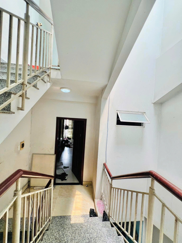 Bán nhà Mặt tiền Nguyễn Nghiêm - ngay UBND Quận Tân Phú, 4.2x19m, 4 Tầng, 9.9 tỷ
