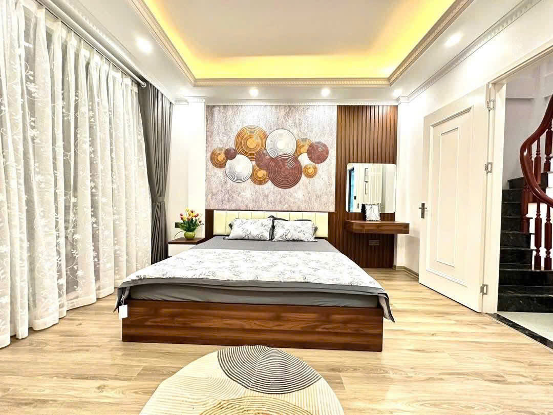 YÊN HOÀ -  CẦU GIẤY - NHÀ ĐẸP, MỘT BƯỚC RA PHỐ - 30M ,5TẦNG - NỘI THẤT SANG XỊN . GIÁ 7.95 TỶ