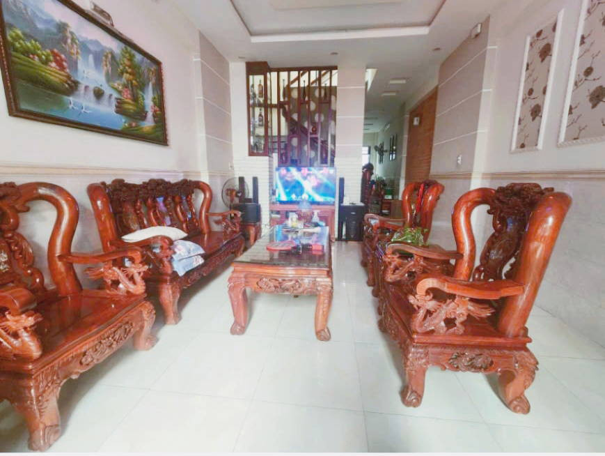 Bán Nhà Mặt Tiền Gần Nhà Thờ Tân Hương – 2 Tầng Đẹp Lung Linh – Sổ Riêng, Giá Mềm!