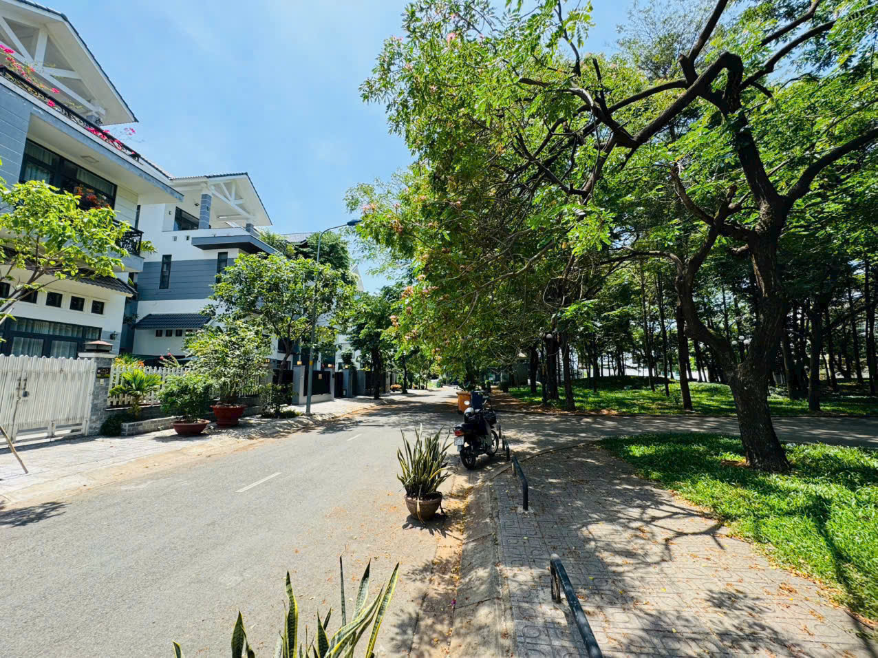 BDS HVL CHỐT KO MẶC CẢ ! LÔ 10x20m VIEW CÔNG VIÊN GIA HOÀ Q9
