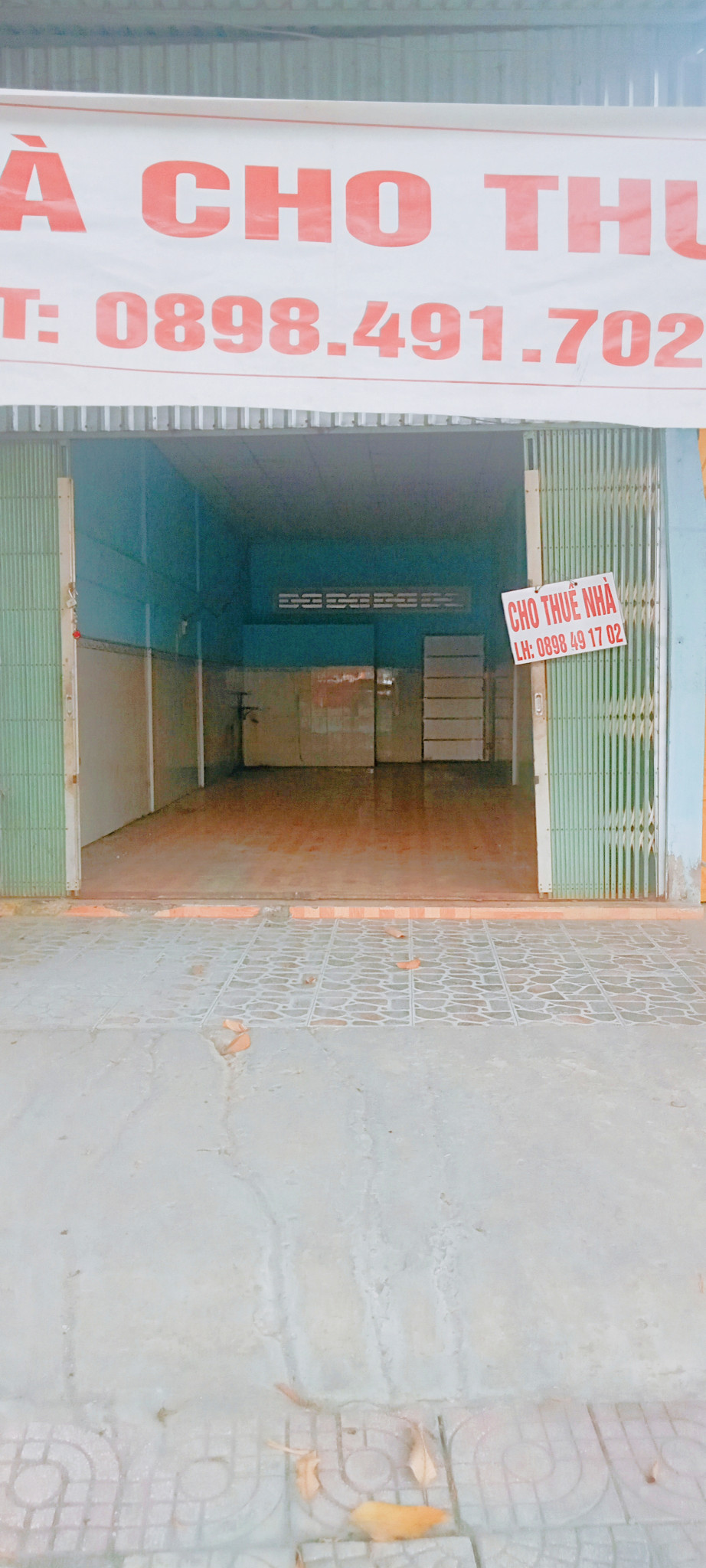 Cho thuê mặt bằng kinh doanh nhà mặt tiền kv trung tâm ngã 4 QL1A. Gần Thế giới di động, FPT Shop, Trà sữa ZEZE,... Đông đúc. Chính chủ Linh ☎️ 0898491702