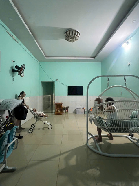 Cho Thuê nhà gần chợ 26, Khu Quân Đoàn 4, đường lớn, chỉ 5,5tr