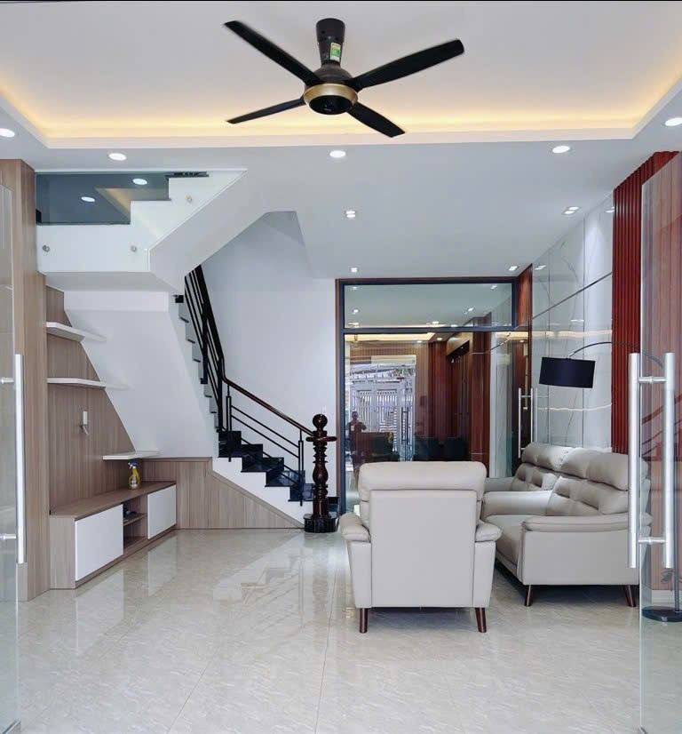 100m2 3 tầng chỉ 9 tỷ HXH HUỲNH TẤN PHÁT QUẬN 7