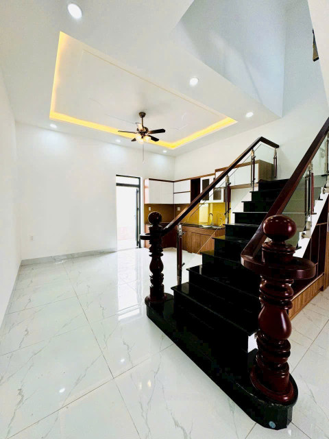 Cần bán nhà vừa xây xong gần UBND phường Thuận Giao giá 2 tỷ 750