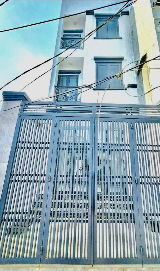 Q7, nhà 4 tầng đúc, 4,2*19m, 5.x tỷ tl, cách MT Huỳnh Tấn Phát 50m