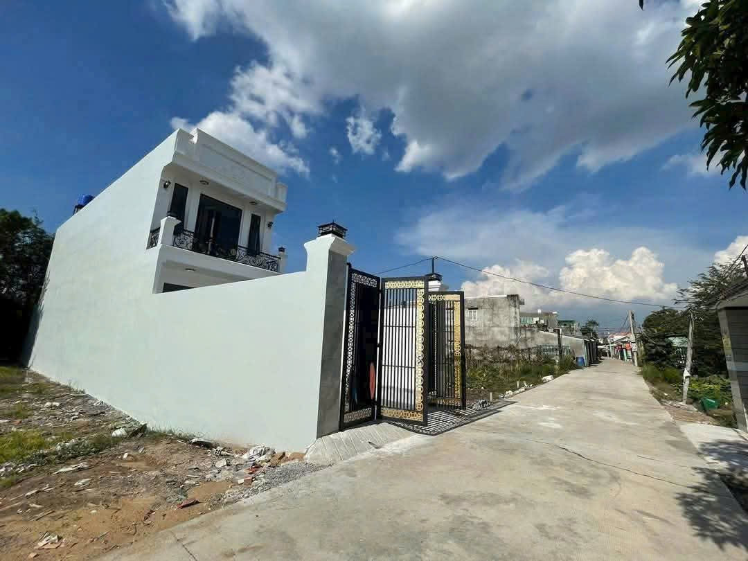 Bán nhà 140m² 2.99 tỷ tại Thị trấn Đức Hòa Huyện Đức Hòa