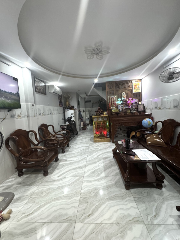 Bán nhà quận 6 - Hẻm xe hơi - Ngang bề thế 4,5m - Dtsd 116m2 - 6,4 tỷ
