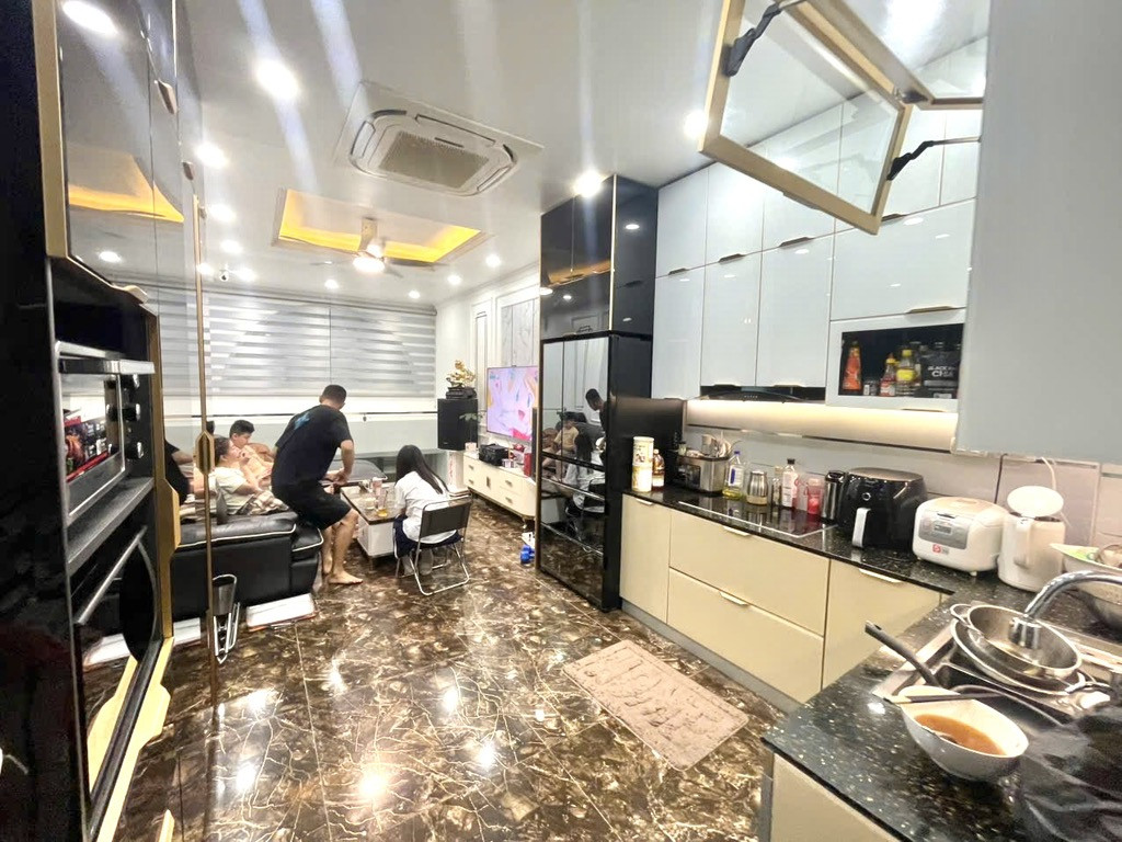 BÁN NHÀ PHÂN LÔ TRẦN ĐẠI NGHĨA – 6 TẦNG THANG MÁY – Ô TÔ ĐỖ CỬA – GIÁ 13 TỶ