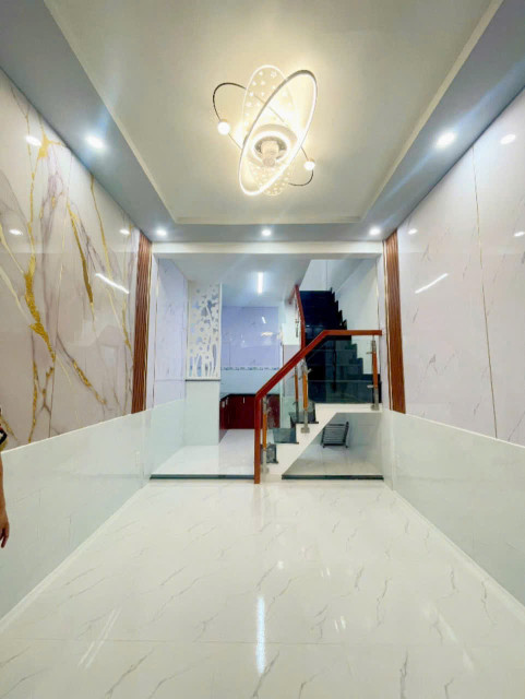 SÁT MẶT TIỀN HOÀNG DIỆU 
TRUNG TÂM Q4 
DIỆN TÍCH SD 84 M2
CÓ 4 TỶ