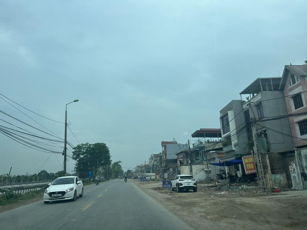 ĐƯỜNG Ô TÔ - ĐẤT VUÔNG ĐẸP - CÁCH TRỤC CHÍNH KINH DOANH  50M - TIỆN ÍCH BẠT NGÀN