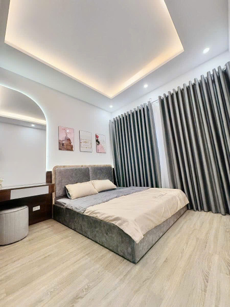 Đống Đa - Tôn Đức Thắng - Khâm Thiên - Ngõ rộng - 32 m - 4 Tầng - 4 PN - 5,6 tỉ.