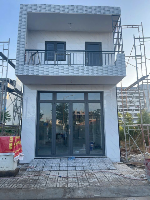 nhà 8,5 triệu mới 100 % gần trường đại học FPT
