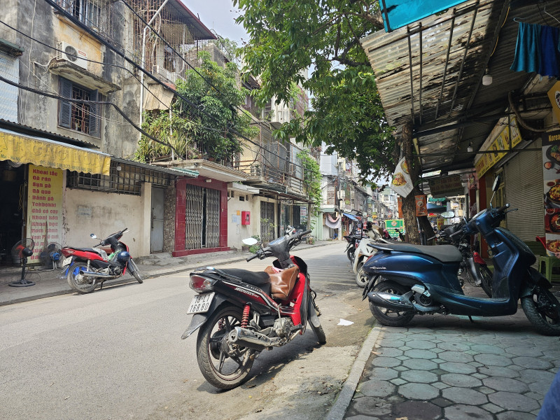 Bán nhà Mặt phố Tân Mai  (Hoàng Mai) 107m, Cấp 4, mt 8.6m, giá 12.9 tỷ