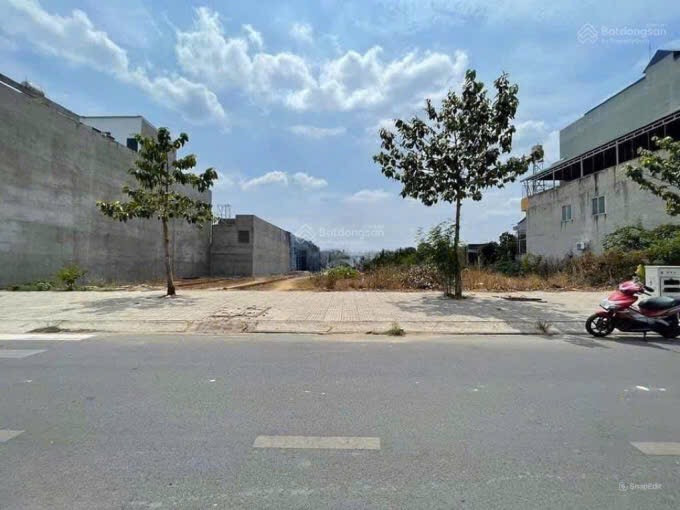 Cần tiền gấp bán lỗ lô 90m2, 1 tỷ 9 - ngay khu D2D- Đầy đủ tiện ích - giá đẹp