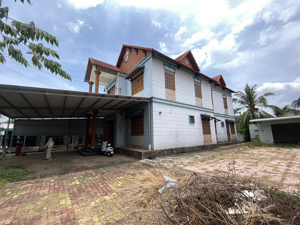 BÁN BIỆT THỰ SÂN VƯỜN 1000m2, 2 TẦNG, NGUYỄN XIỂN, GẦN VINHOMES, LONG BÌNH, QUẬN 9