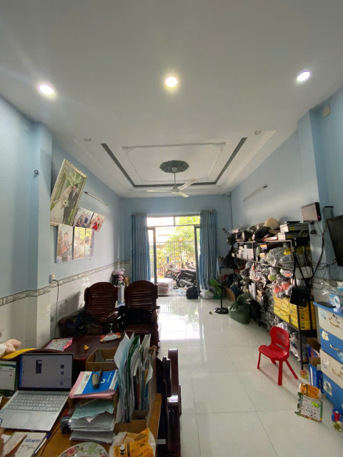 CHỦ NGỘP BANK cần bán căn nhà 1 trệt 1 lửng tại ấp Đông Lân, xã Bà Điểm, Hóc Môn, Hồ Chí Minh