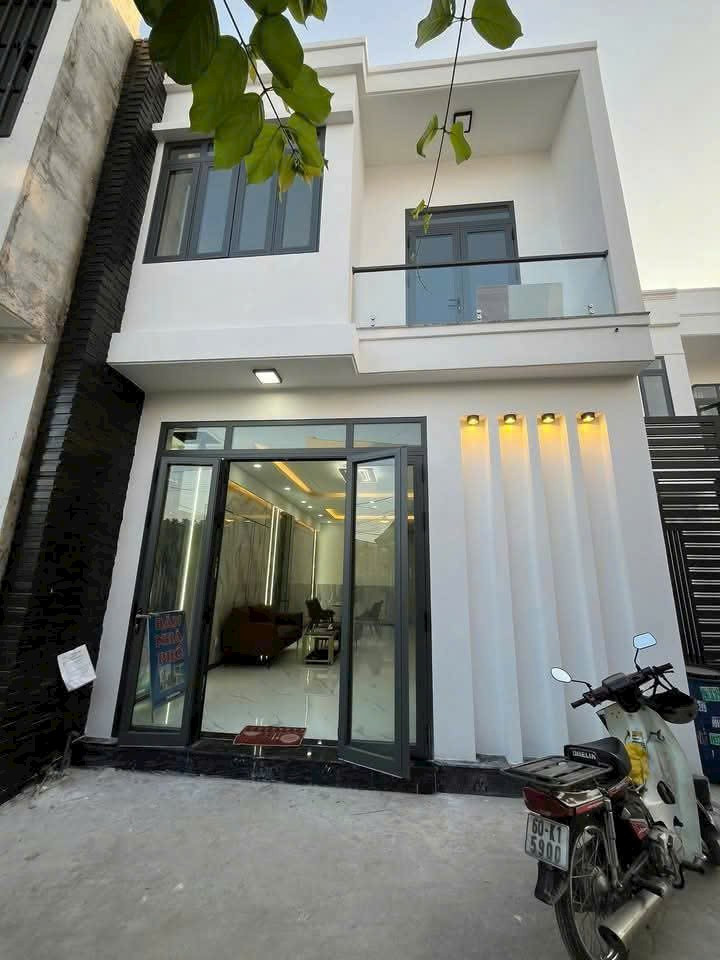 Nhà sr hoàn công 2.75 tỷ/63m2/1 lầu 1 trệt, đường ô tô